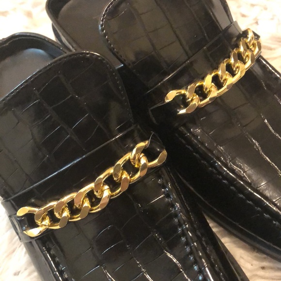 🌟 Black Mules with Gold Chain 🌟 - Picture 3 of 6
